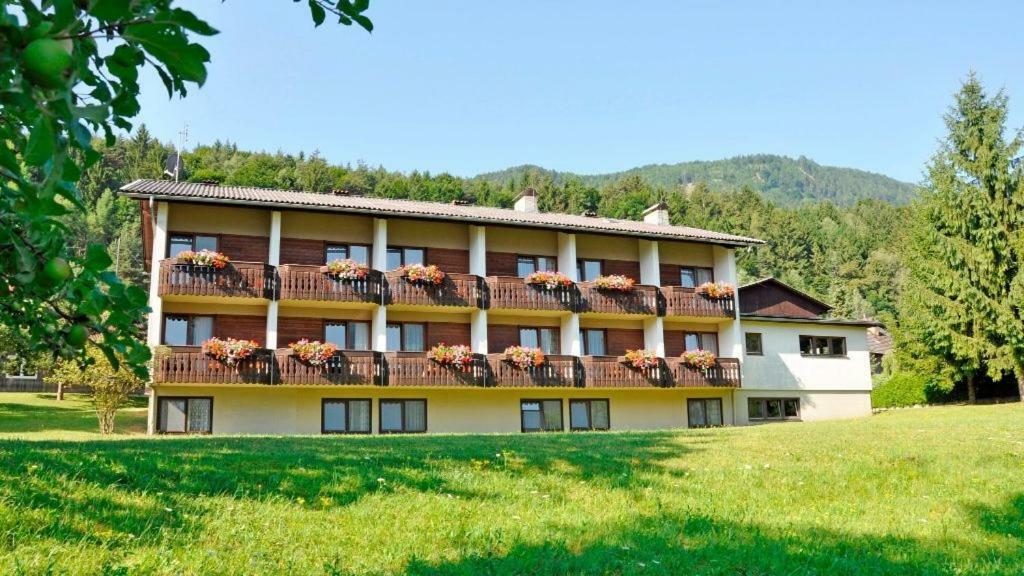 Dorfgasthof Hotel Staberhof Kellerberg Экстерьер фото